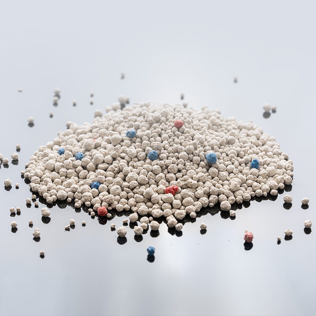 Bentonitowy żwirek dla kota 25 L zbrylający o zapachu lawendowym - obrazek 5